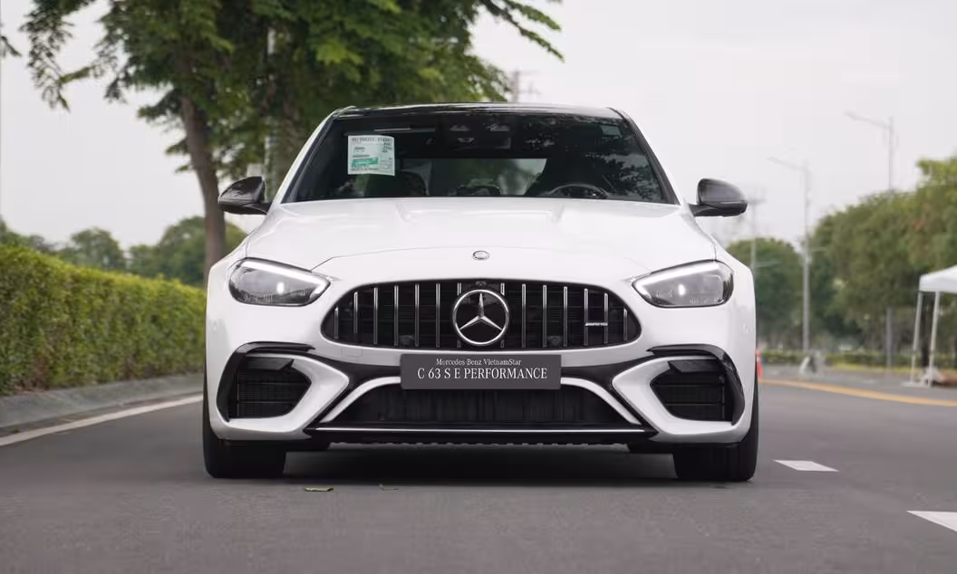 Mercedes-AMG C 63 S E Performance